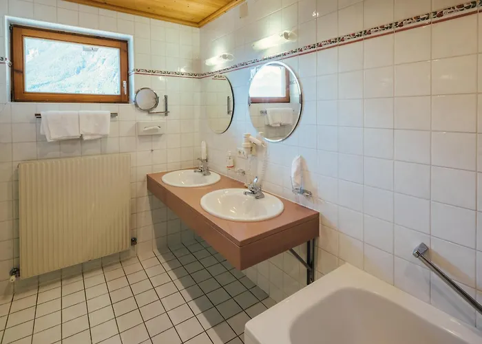 Szálloda Huber Tramserhof 4*
