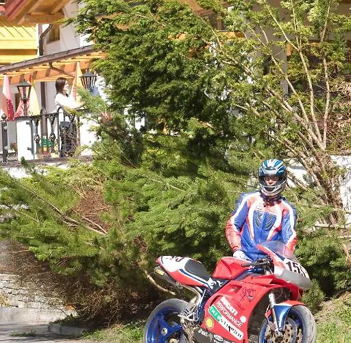 Huber Tramserhof 호텔 4*